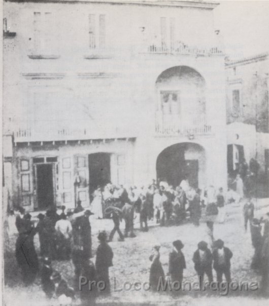 Anno 1900 - Casa Sementini Piazza Umberto.jpg